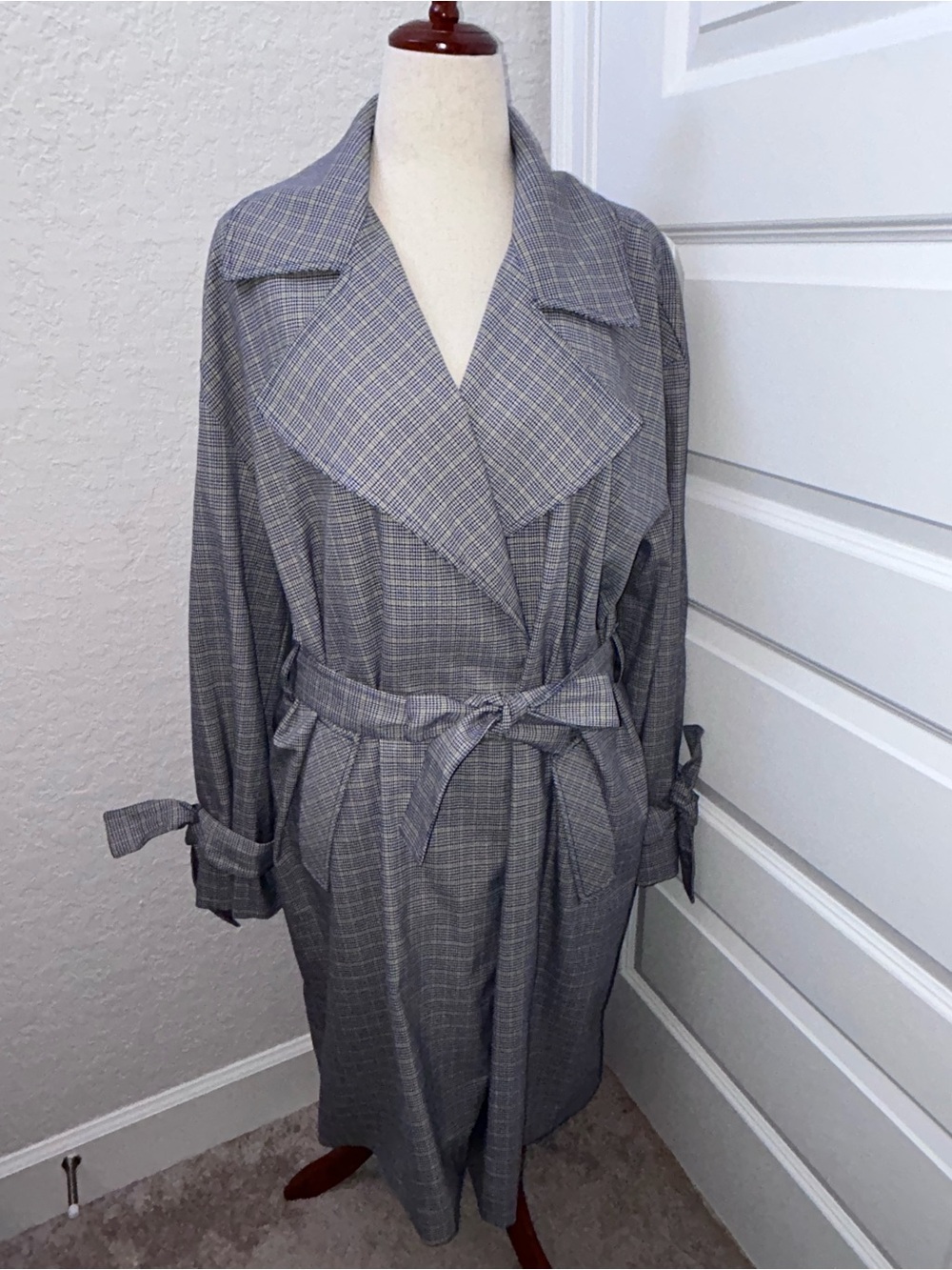 Halogen Houndstooth Print Lightweight Tie Belt Trench Coat